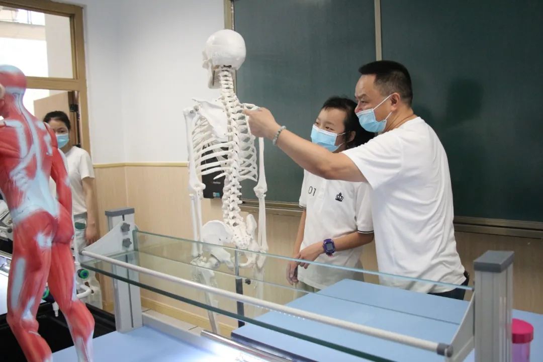 绵阳东辰聚星国际学校建设公告,冉冉升起的一颗新星完整视频