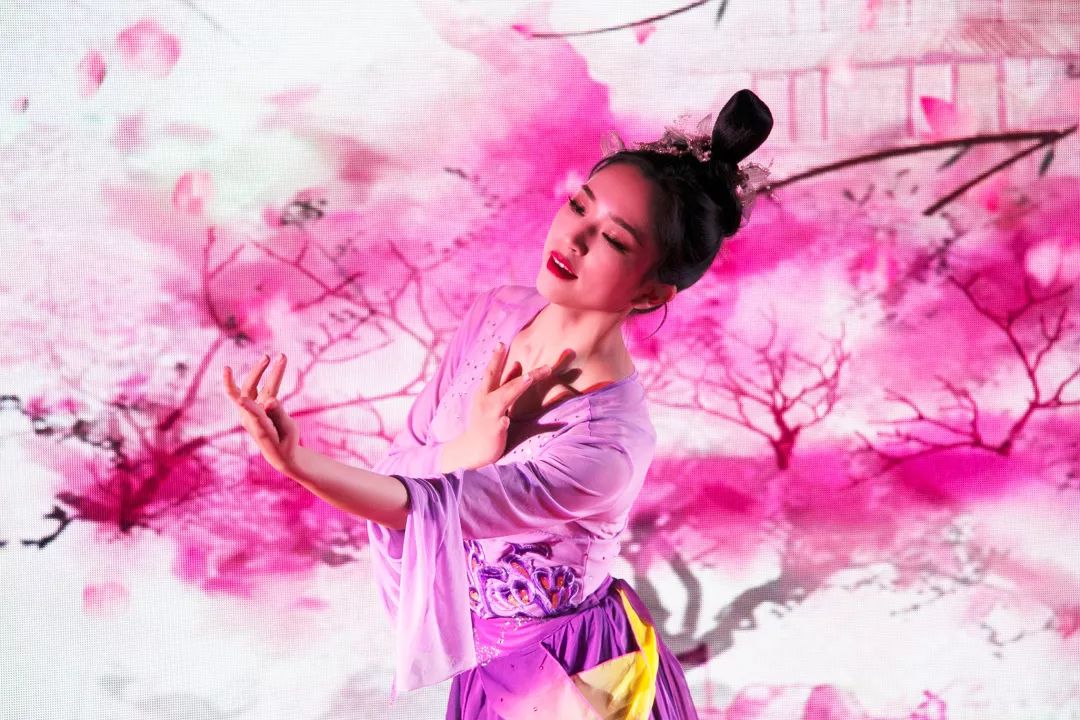 看图识人的女人是谁,看图识人这个女人是谁