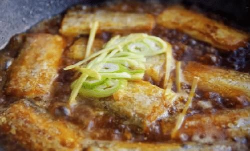 煎带鱼直接可以裹玉米淀粉吗,爱吃煎带鱼怎样煎出美味的带鱼