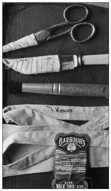 澳大利亚1948年未解悬案,西装男离奇躺在沙滩上,可疑护士被吓晕