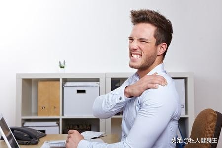 肩膀疼不治疗会有什么结果,肩膀关节很不舒服但又不痛