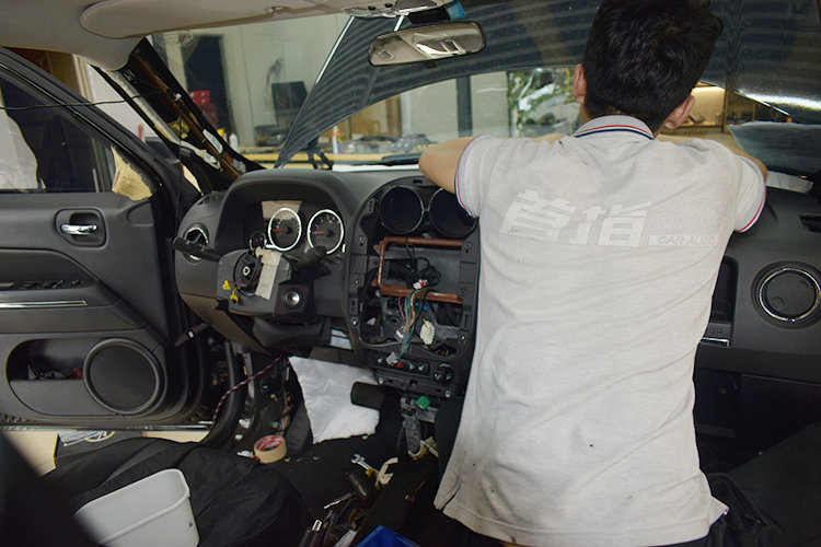 佛山首指-大能汽车隔音,吉普汽车隔音改装大能、大麦隔音除异味