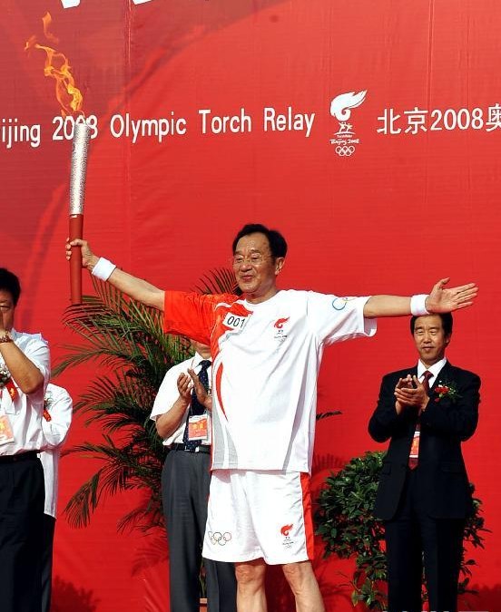 张贤亮的绿化树属于什么小说,张贤亮绿化树有没有改编成电影