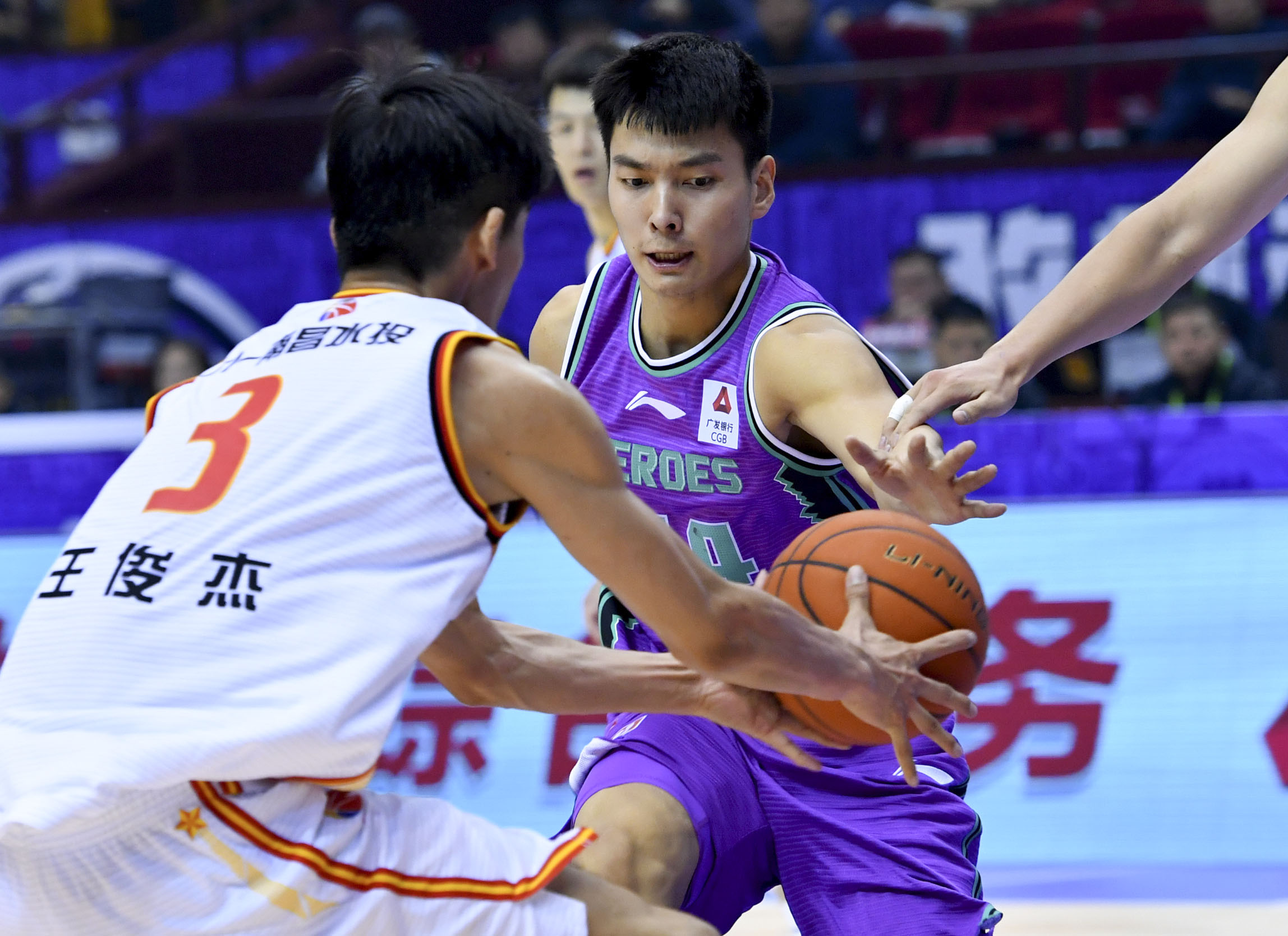 山东男篮陈培东上半场得多少分,山东男篮将战广东男篮预测