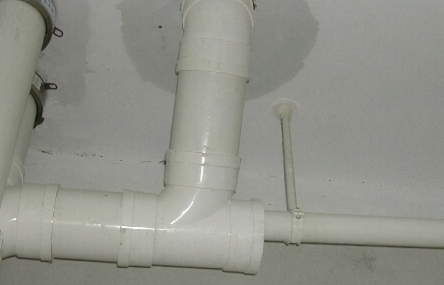 卫生间漏水应该怎么找师傅解决,卫生间漏水找不到原因请高人帮帮