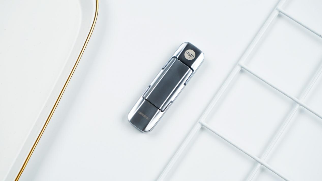 手机怎样连接u盘下歌到u盘里面,双接口u盘在手机上怎么用