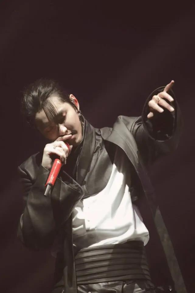 《吴亦凡的“乱果倭瓜”》