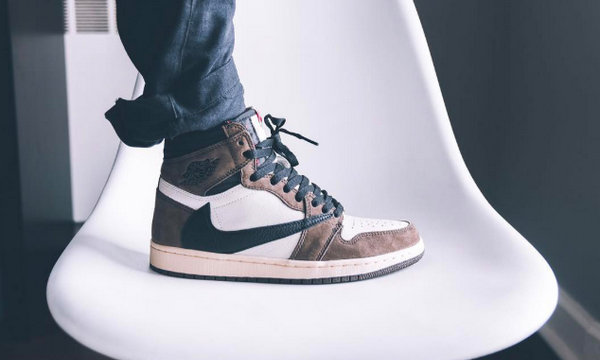 年轻人穿的潮牌鞋子品牌,年轻人都穿什么品牌的服装