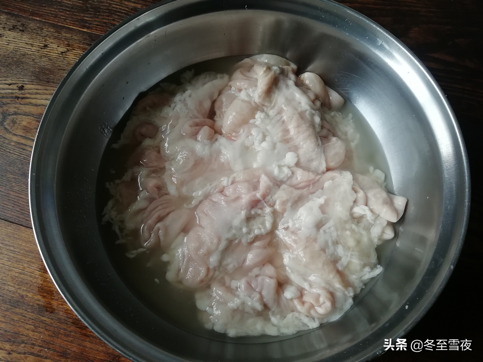 怎样洗肥肠的方法教程,清洗肥肠的正确做法