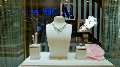 裸眼3D不遥远，科伊斯3D炫屏广告机成获利神器，消除投资商大烦恼