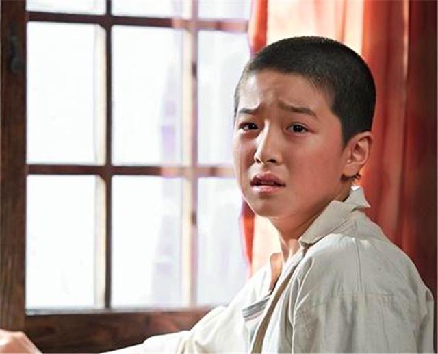 许三观卖血记的深度解析1分钟,活着和许三观卖血记的深度解析