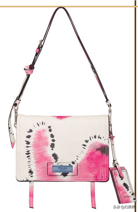 普拉达prada经典包,普拉达prada腋下包包