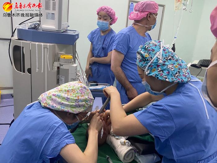 新生儿鼻腔闭锁怎么办,新生儿鼻孔堵塞呼吸不畅正常吗