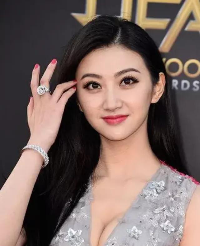 豪横女富婆,豪横女富豪视频