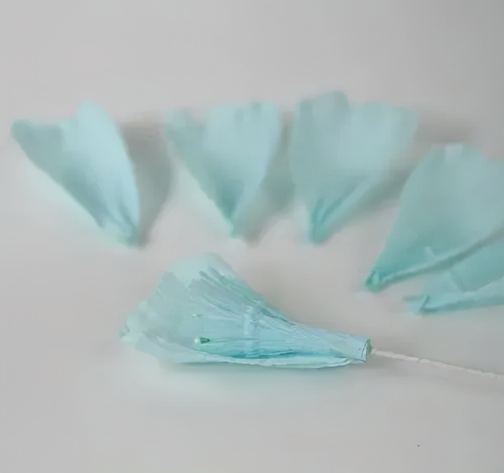 皱纹纸diy手工花朵,手工制作皱纹纸立体花