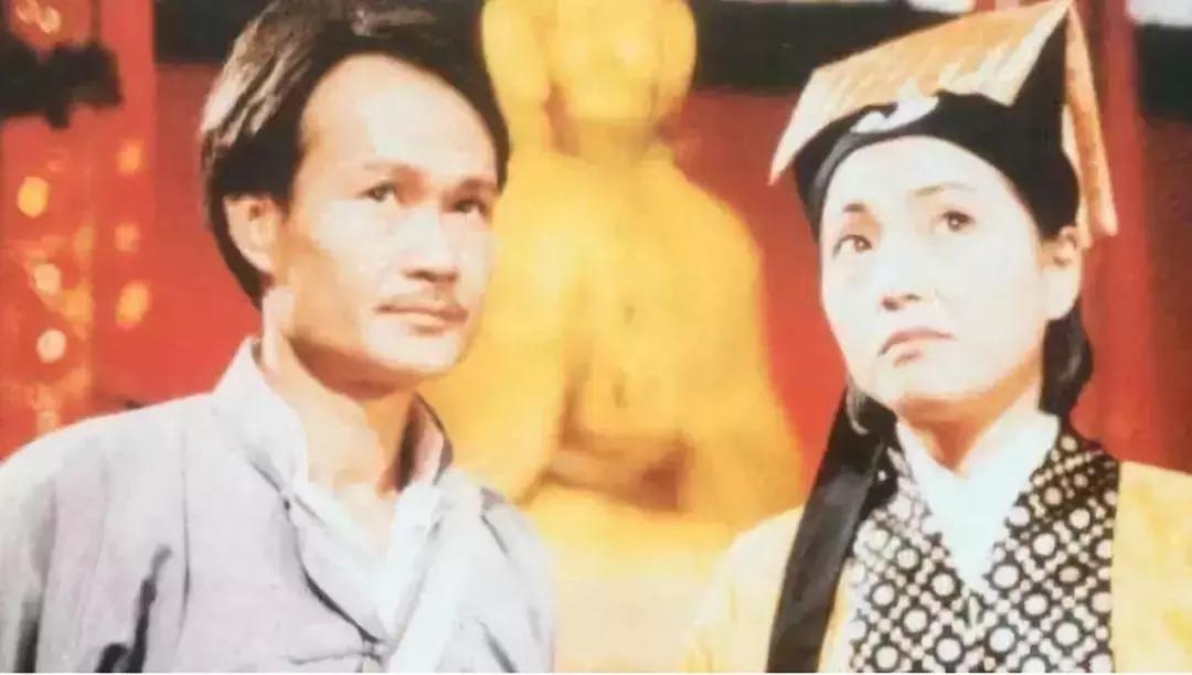 僵尸道长第二部向英叔林正英致敬,林正英从龙套到僵尸道长118部混剪