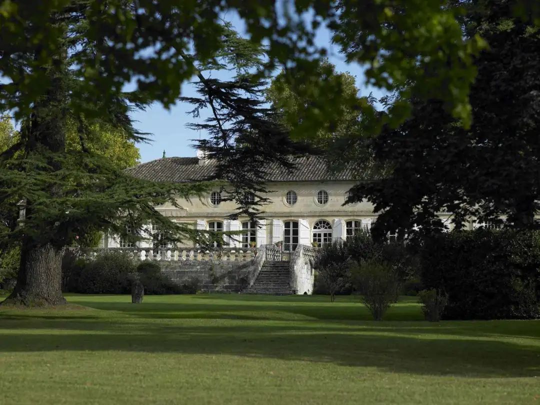 奢侈品电商如何突围的,在电商冲击下价格越来越透明