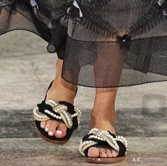 珍珠杀回时尚圈，Chanel，Gucci让你魅力百变！