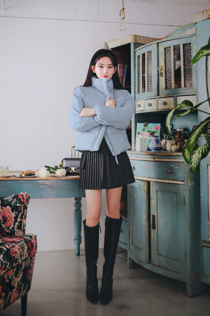 黑色韩版短羽绒服的最佳内搭毛衣,韩系短款羽绒服内打底衫