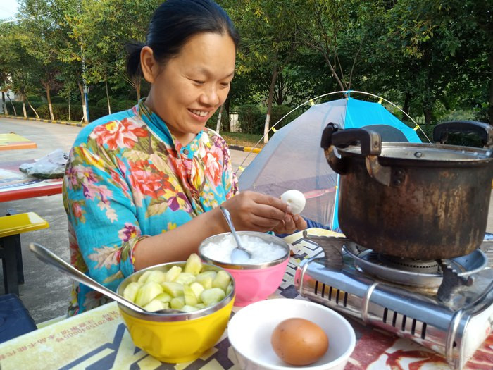 一路到新疆穷游,床车自驾穷游视频15分钟