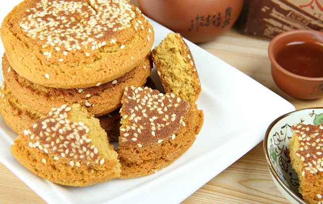 山西美食介绍太谷饼20字,山西大同胡麻油太谷饼