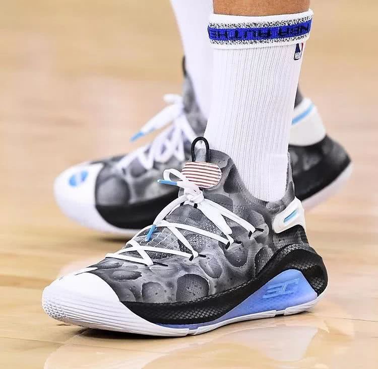 伦纳德签名鞋om1s上脚,伦纳德nb鞋