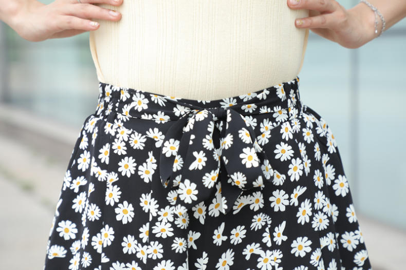 夏季新款小雏菊碎花裙裤,小雏菊背带裙裤