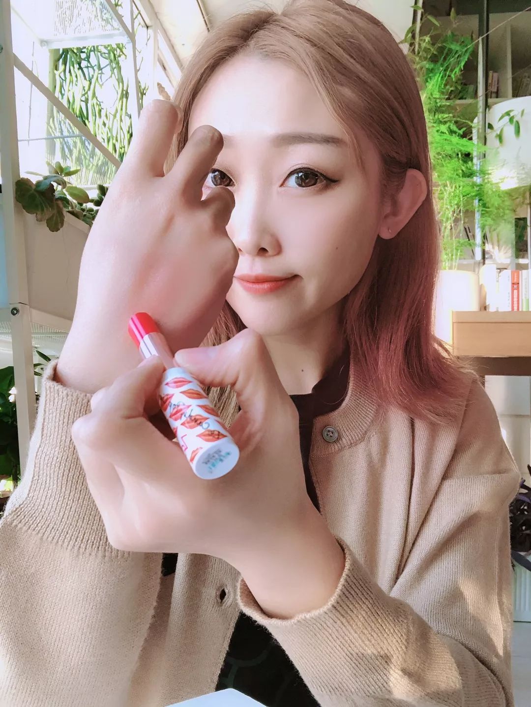 朋友圈精致生活却一地鸡毛,精致朋友圈背后的真实故事