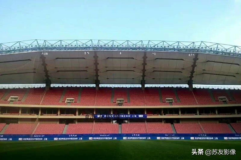 虹口足球场有免费的足球场,中国第1个足球场