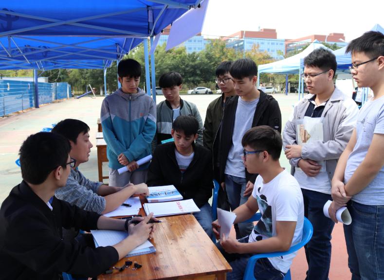 校招好还是人才引进好,找工作是校招好还是自己找好