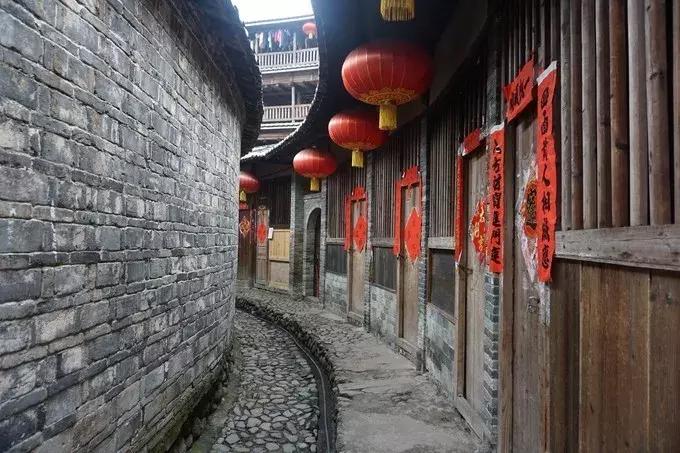 去漳州玩住厦门还是漳州,旅游去厦门还是去泉州