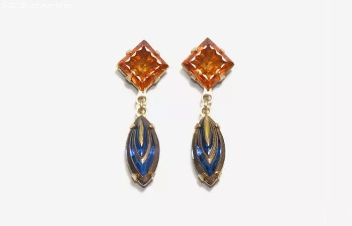 米老鼠戴帽子的图片 (米老鼠首饰是什么)