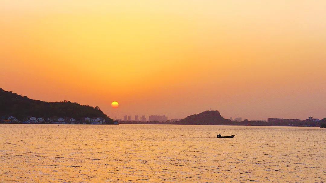 最美景观温泉,赏逸景自然美景享私家温泉泡池