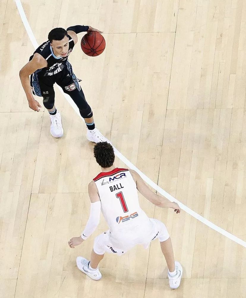 林书豪黄蜂配色战靴,林书豪12年球鞋