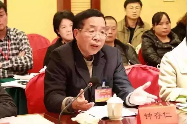 刚买来的牛仔裤能不能用洗衣机洗,新买的内裤能用洗衣机洗吗