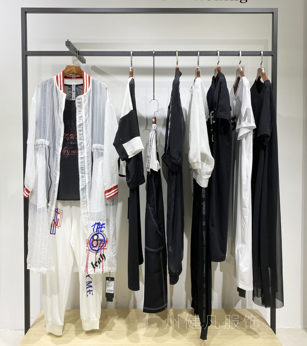 潮牌时尚休闲宽松中长款女装,潮流女装休闲宽松爆款