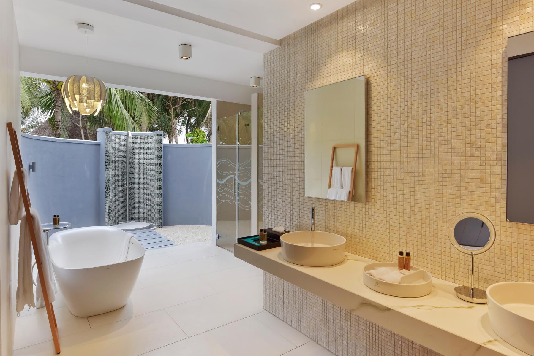 库拉玛蒂岛拥2KM拖尾长滩，水屋受国人追捧，2019一价全包玩马代