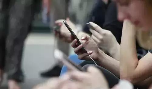 眼睛疲劳干涩酸胀,眼睛疲劳干涩酸胀护眼别乱吃药