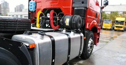 冬季气温太低汽车油箱被冻住,油箱被冻住了怎么加热