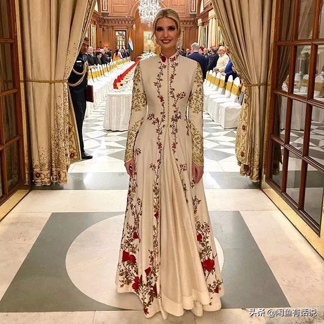 伊万卡穿凯特同款斗篷裙,伊万卡和凯特王妃照片