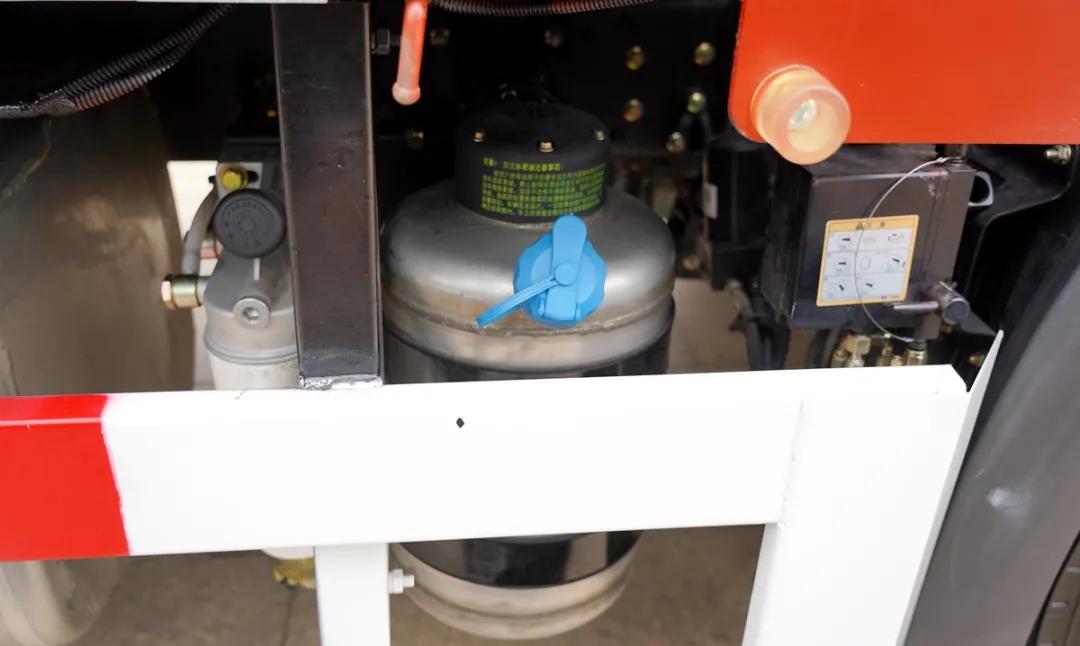 中卡6x2货车7米8,解放j6l领航版载货车