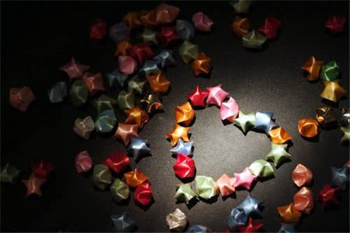 适合发朋友圈的爱情说说，句句简短走心！