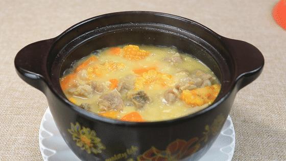 厨师长炖排骨玉米海带汤汤白肉嫩,厨师长分享排骨玉米汤的做法