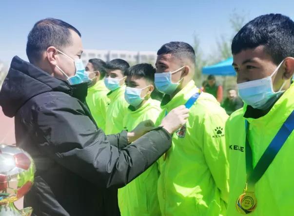 乌鲁木齐48届天山杯足球赛,泰山区足球比赛中小学