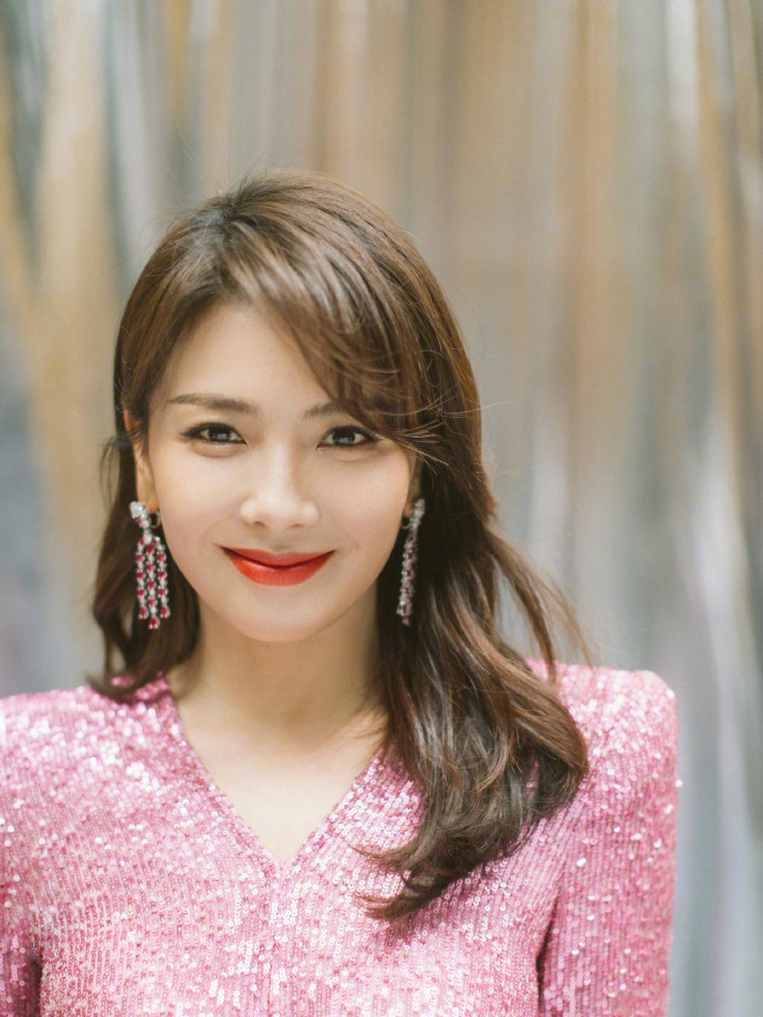 40岁刘涛大秀马甲线,胖20斤的刘涛美出新高度