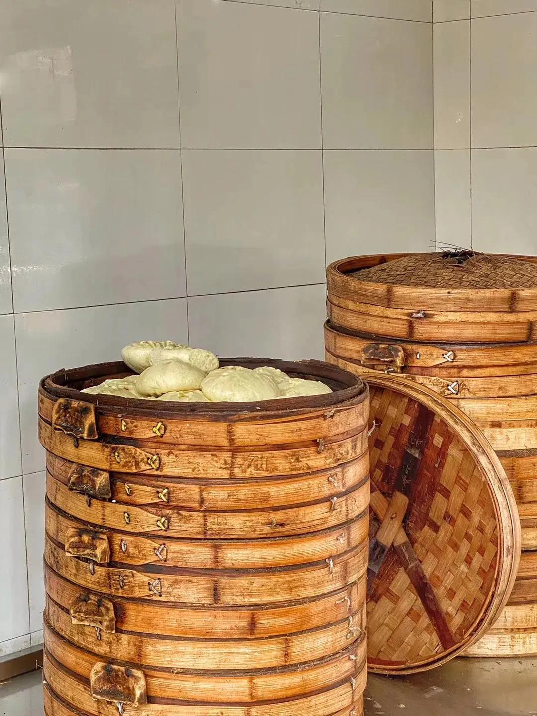 鍥炴潵浜嗙啛鎮夌殑鍩庡競,鍥炴潵浜嗚蛋鍦ㄧ啛鎮夌殑琛楅亾