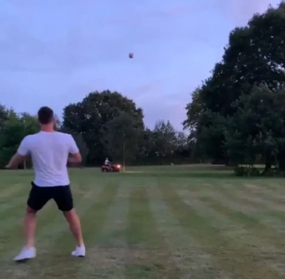 特里网上晒四千万超级豪宅,马场、网球场和室外游泳池,一应俱全