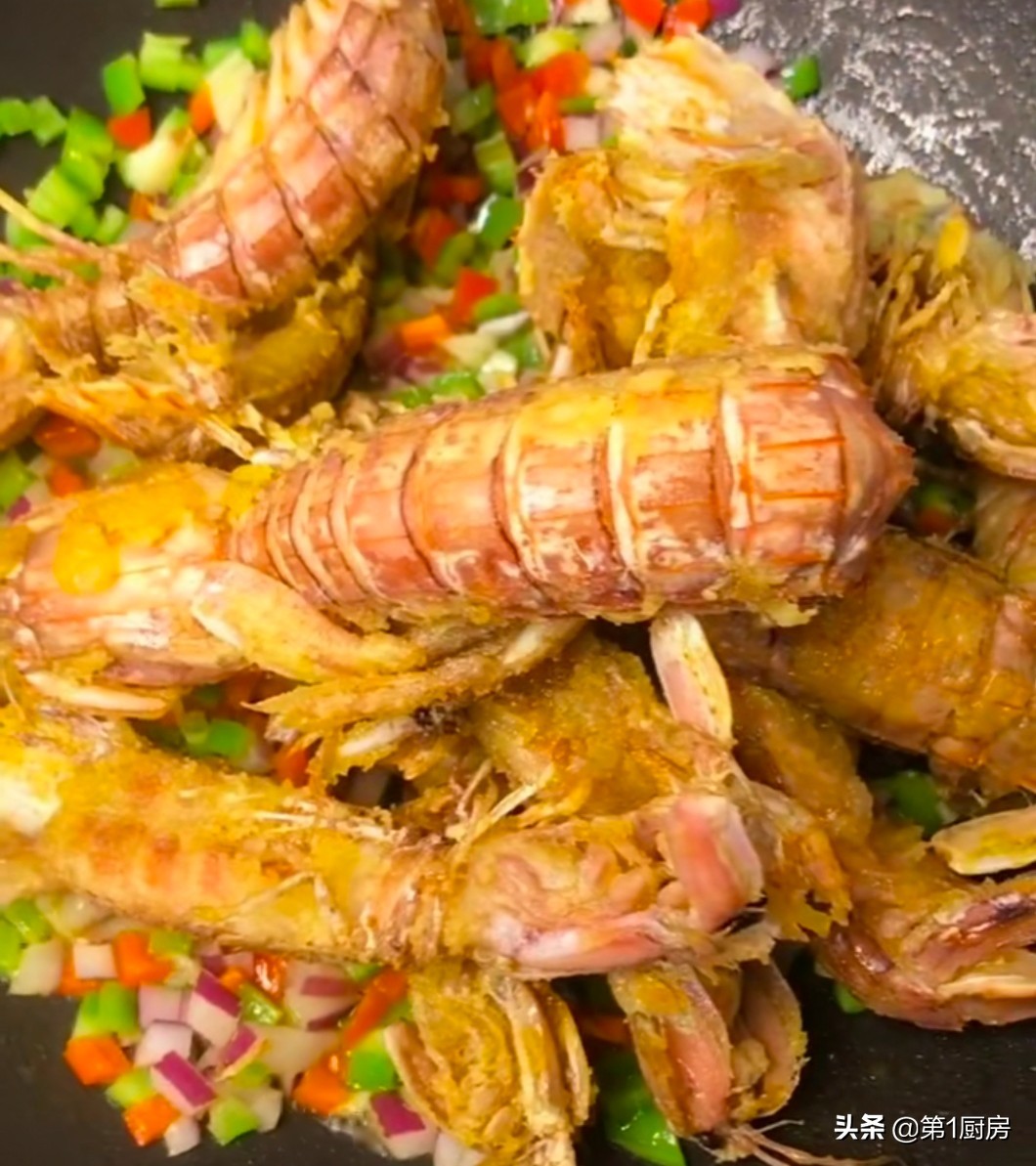 椒盐皮皮虾怎么做才能酥脆好剥皮,做椒盐皮皮虾熟了虾壳能吃吗