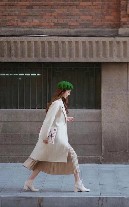 搭配大衣的修身显瘦长裙,黑色呢大衣长裙显瘦穿搭