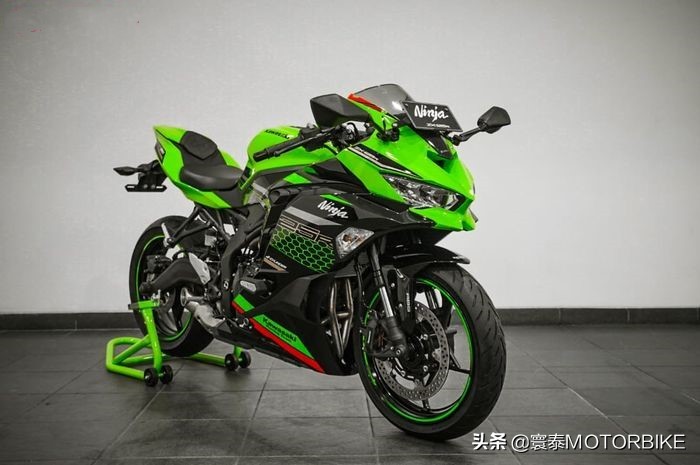 川崎zx-25r与川崎ninja400哪个快,川崎四缸忍者zx-25r配置大揭秘